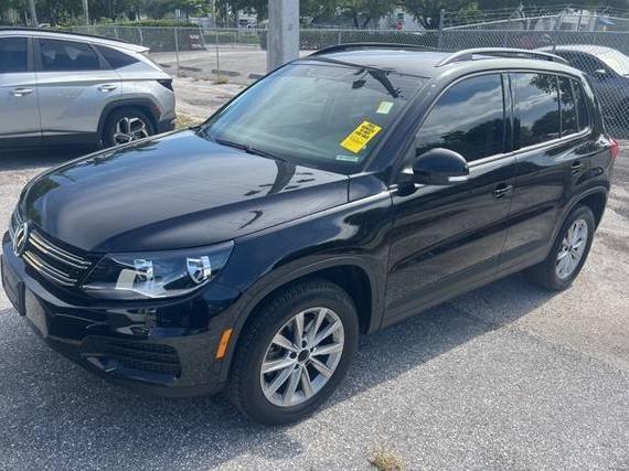 VOLKSWAGEN TIGUAN LIMITED 2018 WVGAV7AXXJK002379 image